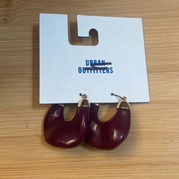NWT Urban Outfitters Purple Plum and Gold Colored Dangle Earrings MSRP $20 NWT - Picture 1 of 8